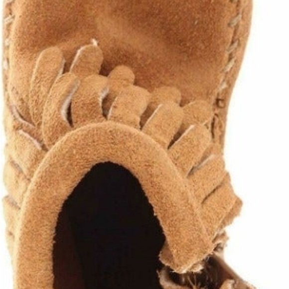 New in box Minnetonka boots - Picture 5 of 6